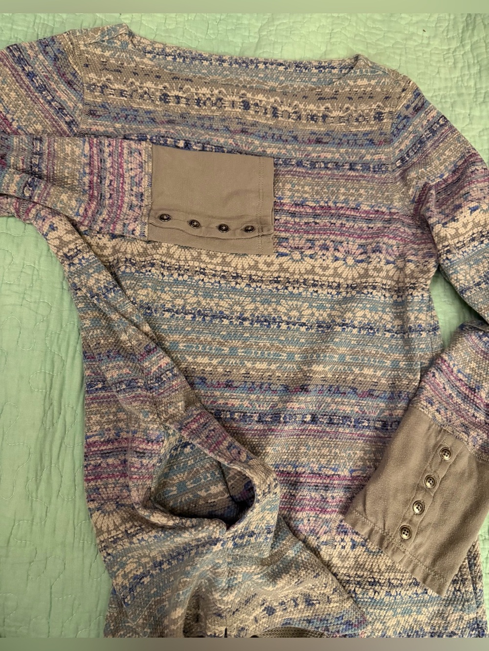 J.Jill breezy colors shirt with pockets and button sleeve detail. Cotton size xs